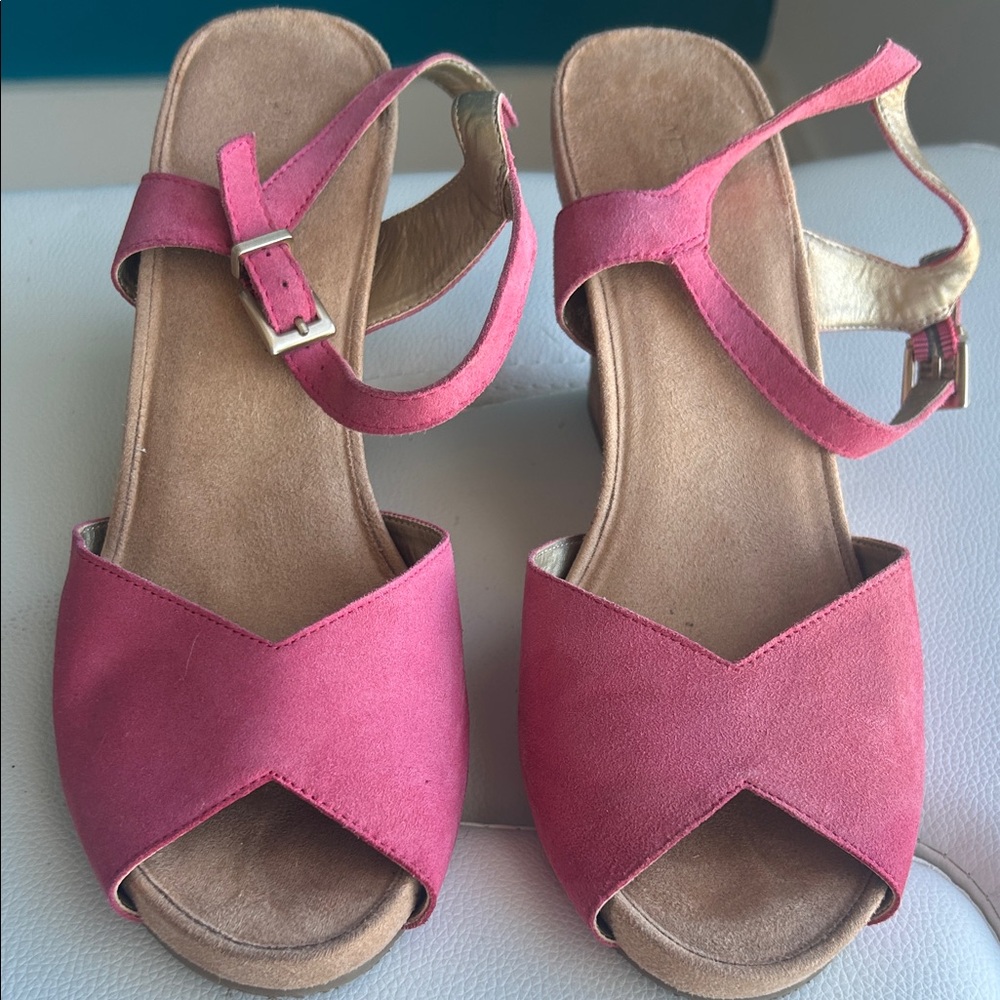 Women’s Pink Suede Open-Toe Sandals